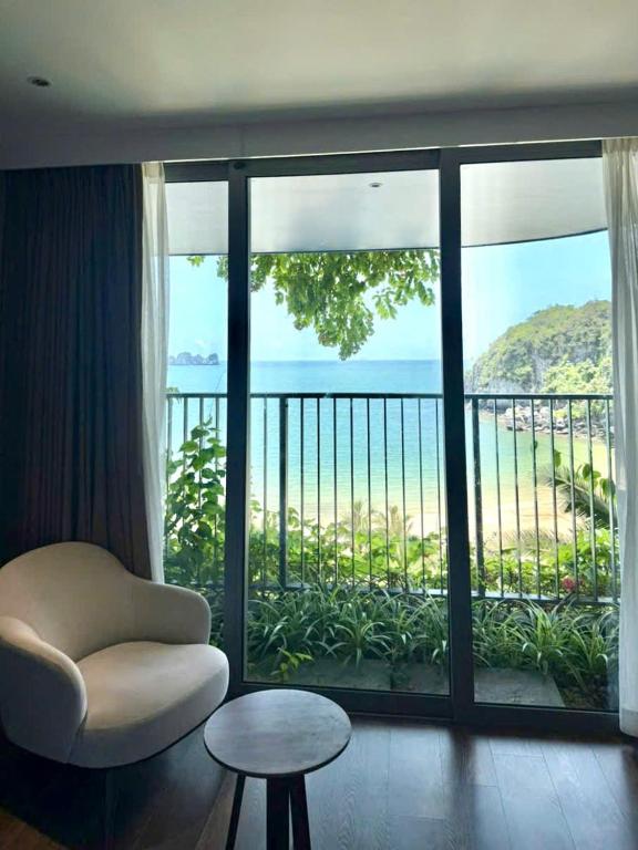 Flamingo Cát Bà Resort Tự Doanh – Ha Long Bay